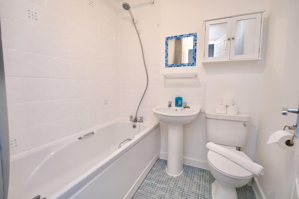 Highley'S Nest - Fully Furnished Gem, Free Private Parking, Sky Tv & Netflix Villa Coventry Exteriör bild