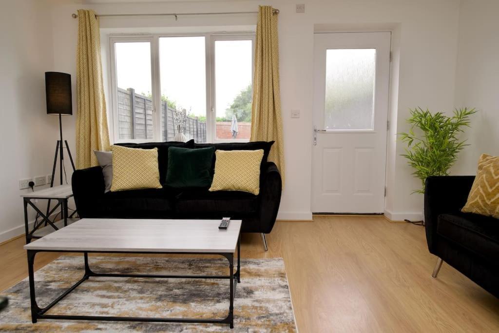 Highley'S Nest - Fully Furnished Gem, Free Private Parking, Sky Tv & Netflix Villa Coventry Exteriör bild