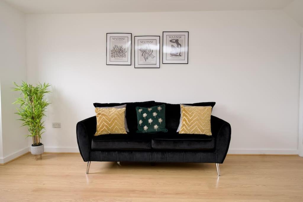 Highley'S Nest - Fully Furnished Gem, Free Private Parking, Sky Tv & Netflix Villa Coventry Exteriör bild