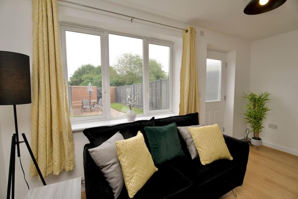 Highley'S Nest - Fully Furnished Gem, Free Private Parking, Sky Tv & Netflix Villa Coventry Exteriör bild