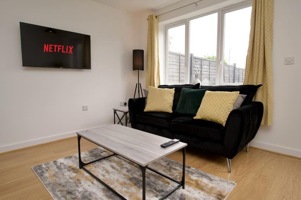Highley'S Nest - Fully Furnished Gem, Free Private Parking, Sky Tv & Netflix Villa Coventry Exteriör bild