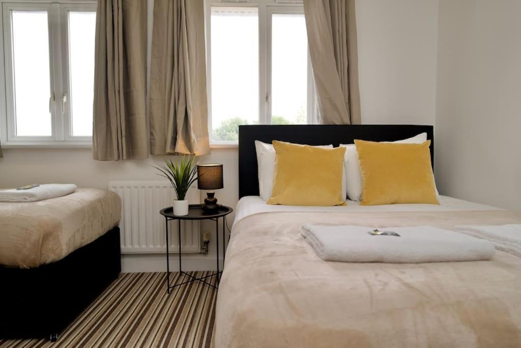 Highley'S Nest - Fully Furnished Gem, Free Private Parking, Sky Tv & Netflix Villa Coventry Exteriör bild