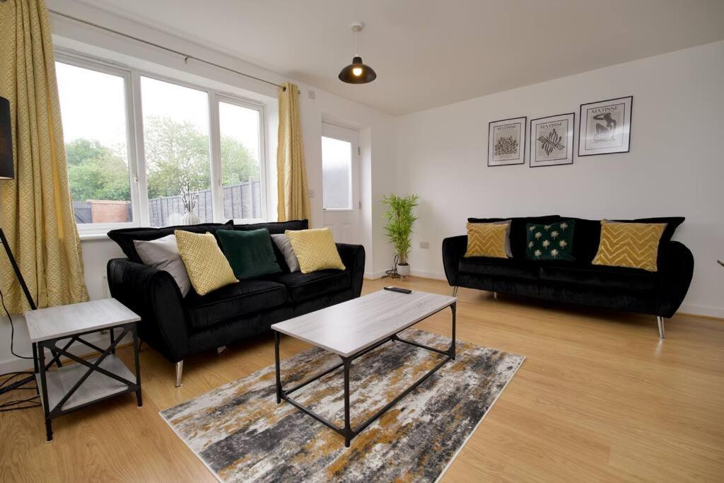 Highley'S Nest - Fully Furnished Gem, Free Private Parking, Sky Tv & Netflix Villa Coventry Exteriör bild