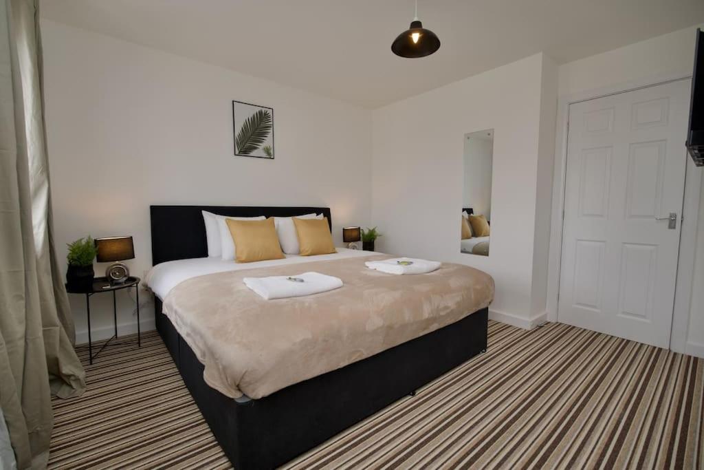 Highley'S Nest - Fully Furnished Gem, Free Private Parking, Sky Tv & Netflix Villa Coventry Exteriör bild